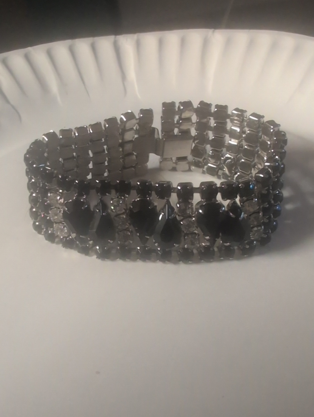 VTG Weiss Black And White Crystal Bracelet